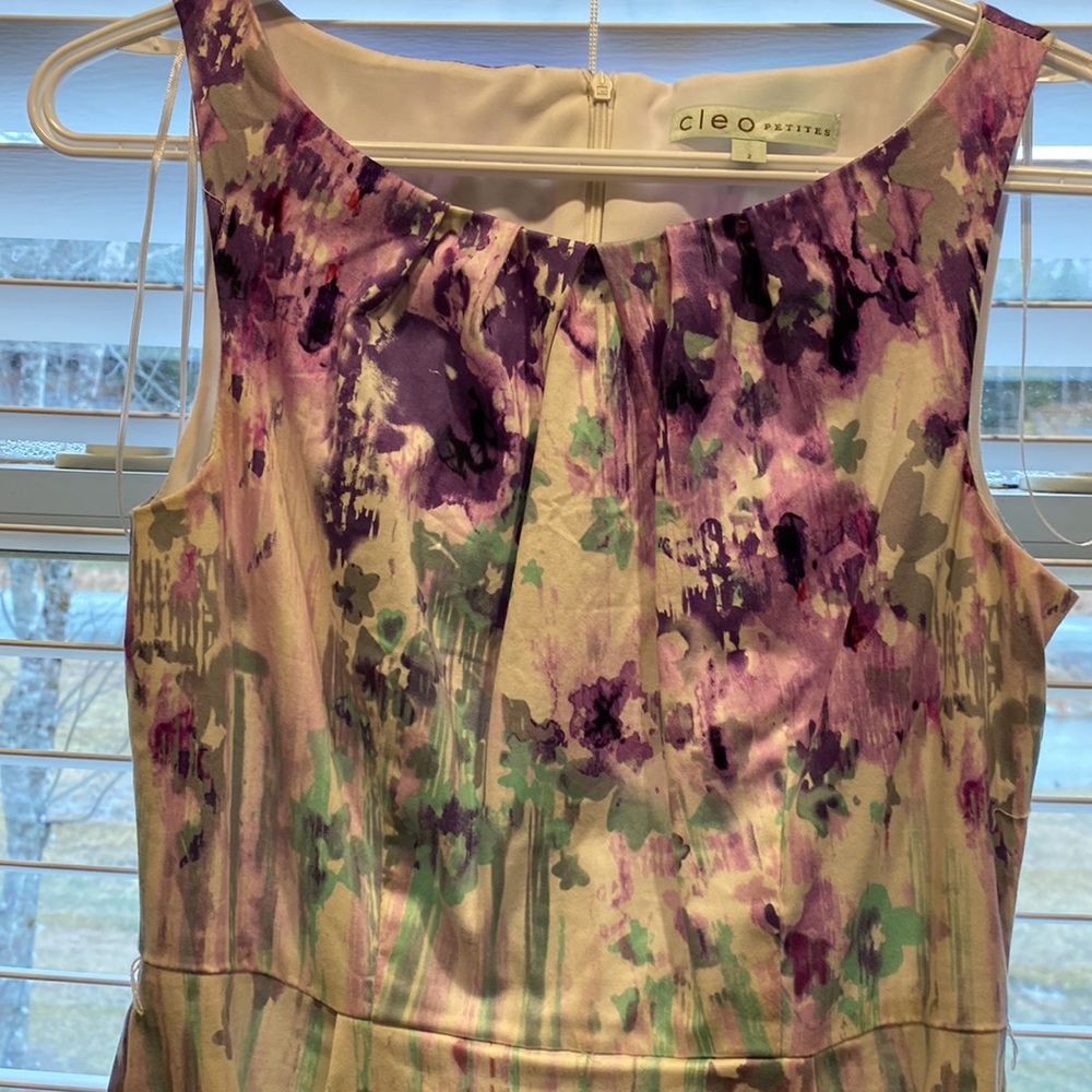 Dress - Picture 2 of 4